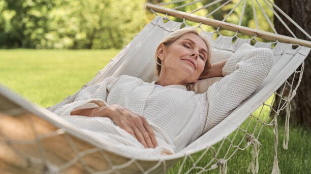 How to Sleep in a Hammock